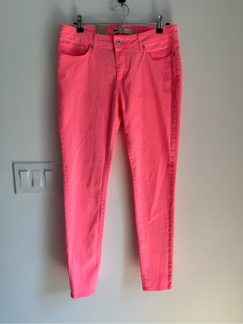Leviโs Pink Legging/Jeggingโ Denim NEW womenโs size 32